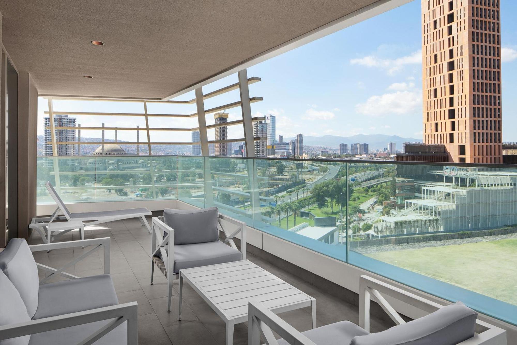 Four Points By Sheraton Измир Экстерьер фото